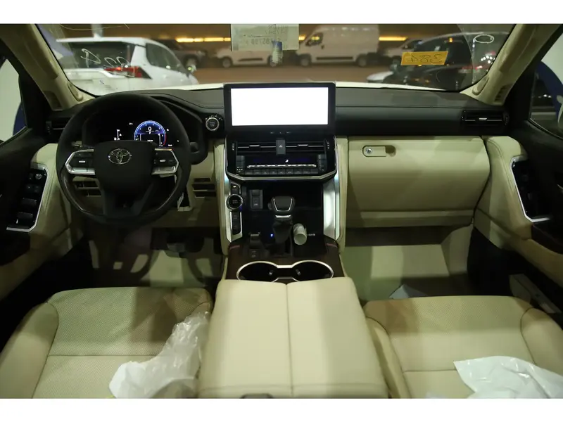 Toyota Land Cruiser Wagon 2025