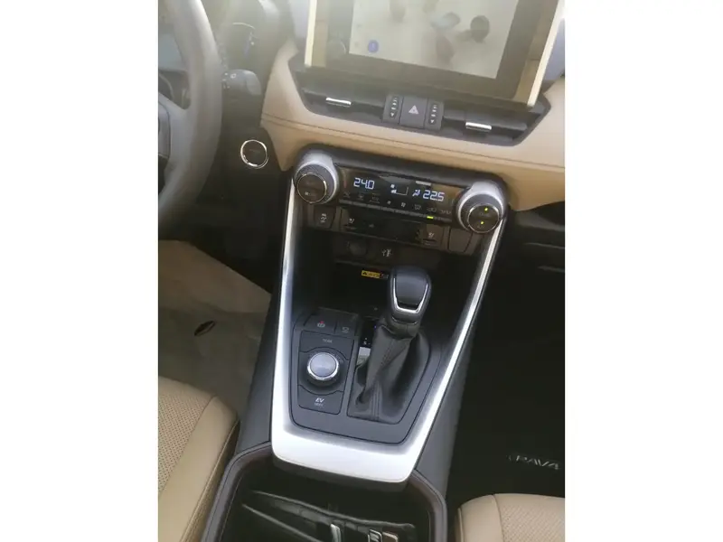 Toyota RAV4 2024, LTD 4X4 HEV, ODO 103KM (full option) cash sale