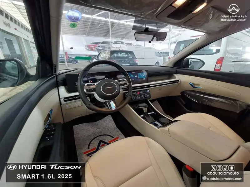 Discover undefined undefined Exterior Interior Images.Find all aspects and details of cars.