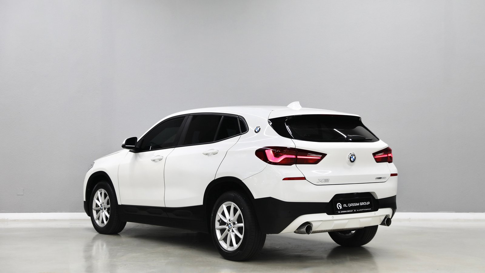 Discover undefined undefined Exterior Interior Images.Find all aspects and details of cars.