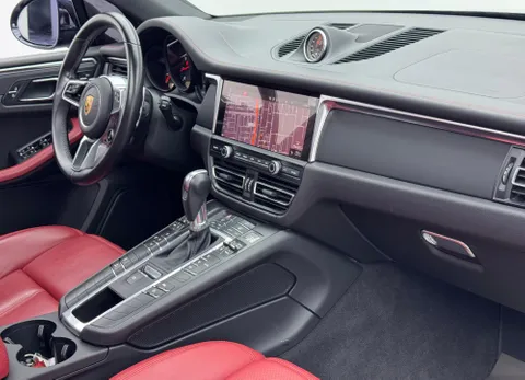 Porsche Macan Base 2021