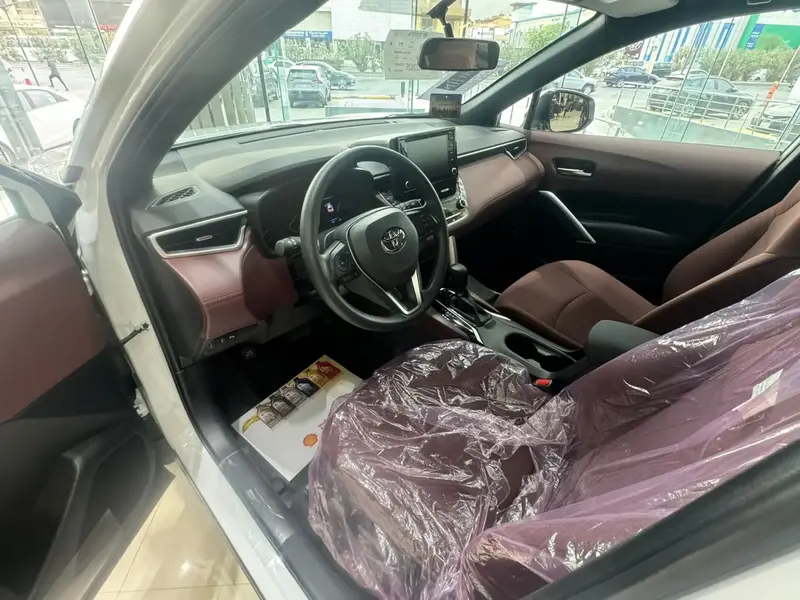 Toyota Corolla Cross 2024 XLE Hybrid