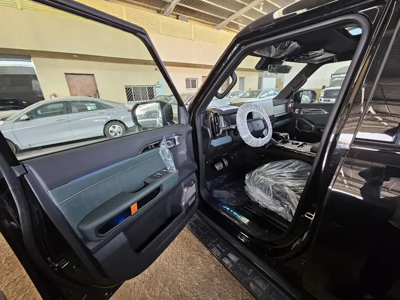 Discover undefined undefined Exterior Interior Images.Find all aspects and details of cars.