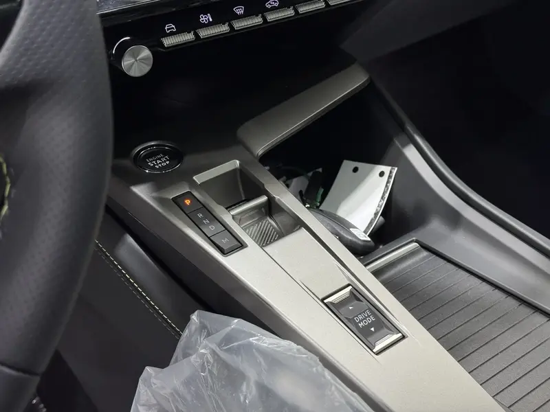 Peugeot 408 2025