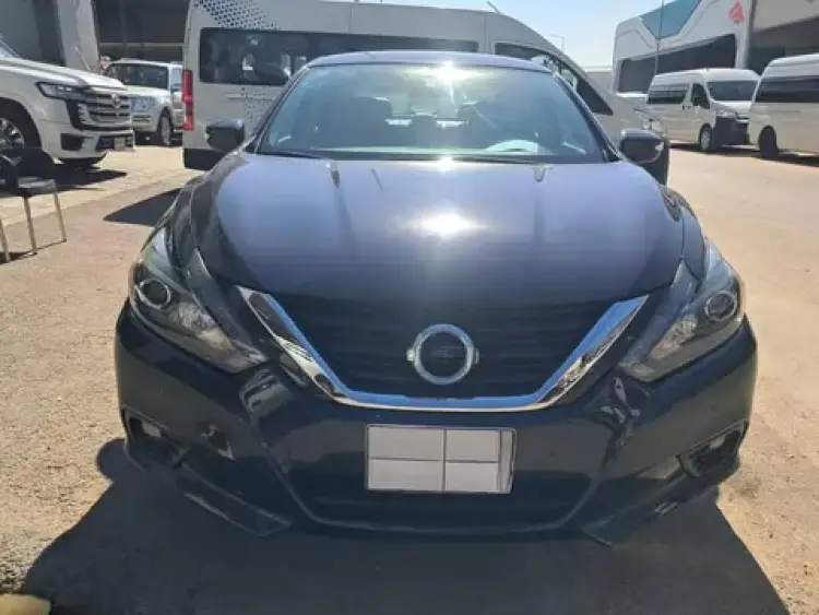 nissan nissan-altima image Nissan Altima 2017