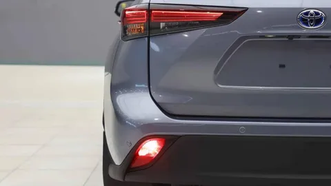 Discover undefined undefined Exterior Interior Images.Find all aspects and details of cars.
