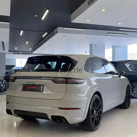 Discover undefined undefined Exterior Interior Images.Find all aspects and details of cars.
