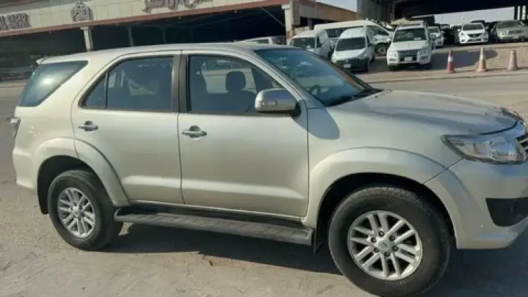 toyota toyota-fortuner image Toyota Fortuner 2012