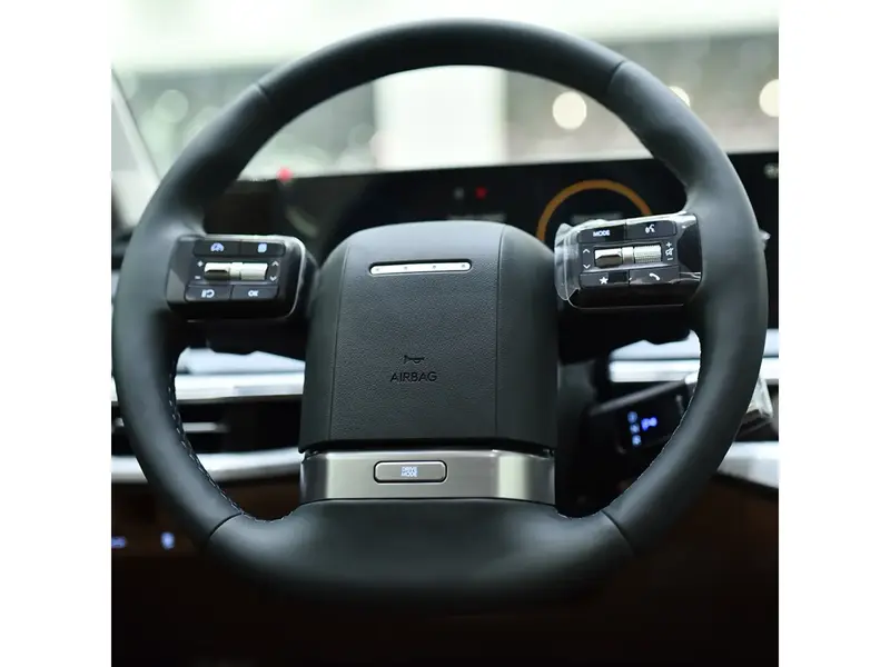 Discover undefined undefined Exterior Interior Images.Find all aspects and details of cars.