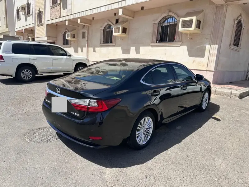 Discover undefined undefined Exterior Interior Images.Find all aspects and details of cars.