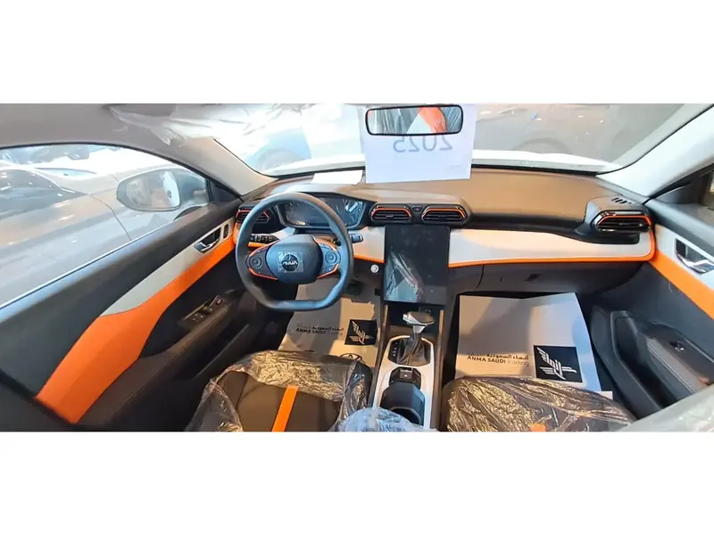 Discover undefined undefined Exterior Interior Images.Find all aspects and details of cars.