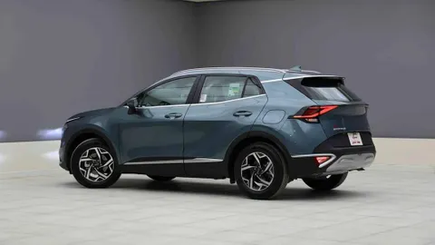 Discover undefined undefined Exterior Interior Images.Find all aspects and details of cars.