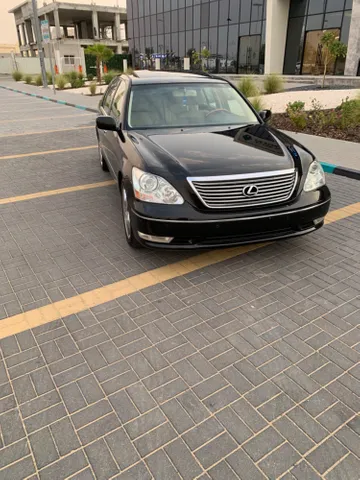 Discover undefined undefined Exterior Interior Images.Find all aspects and details of cars.