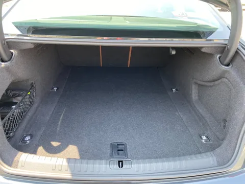 Discover undefined undefined Exterior Interior Images.Find all aspects and details of cars.