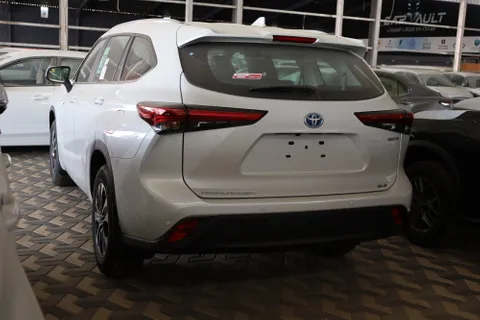 New Toyota Highlander  2.5L Hybrid GLE AWD  2023