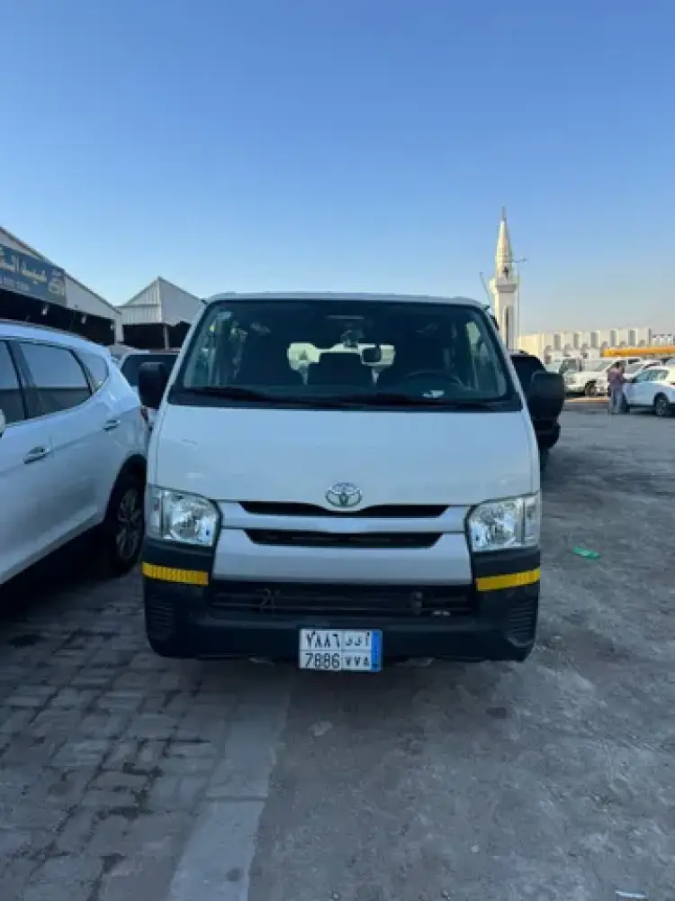 toyota hiace image Toyota Hiace 2015