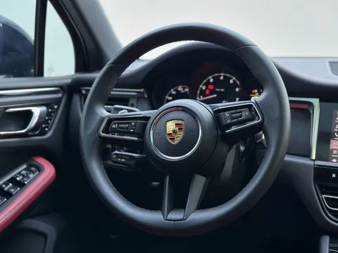 Discover undefined undefined Exterior Interior Images.Find all aspects and details of cars.