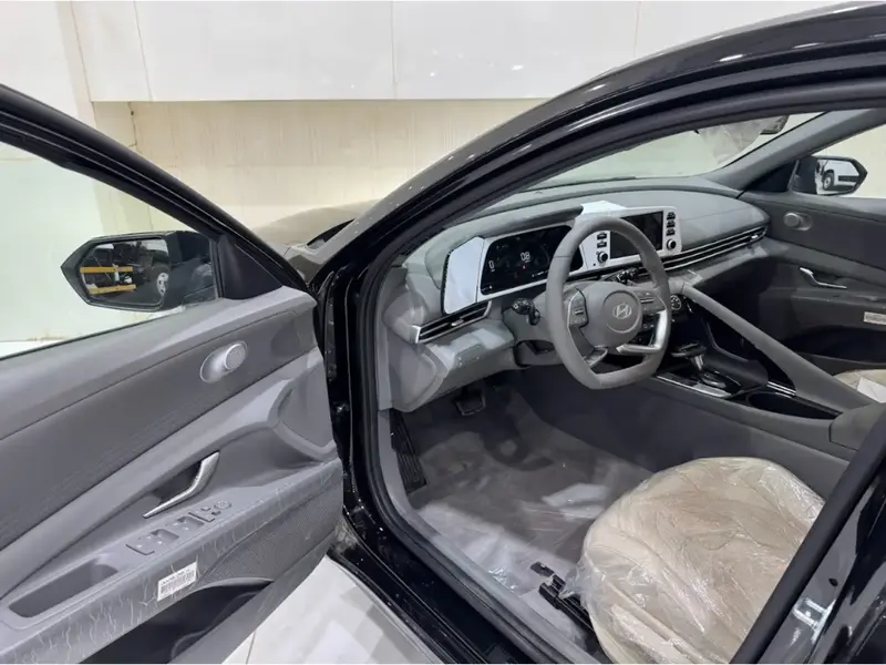 Hyundai Elantra 2025