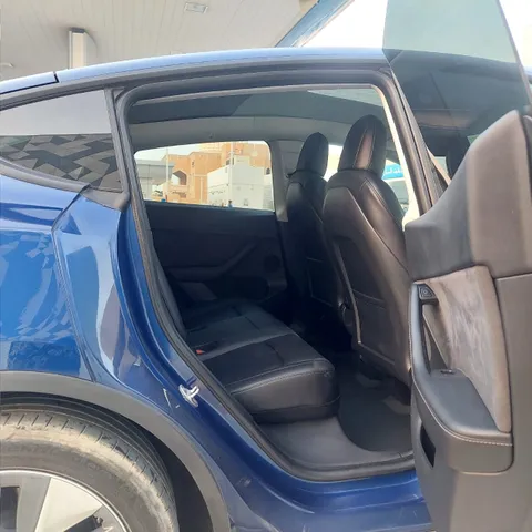 Tesla Model Y Standard Range 2023