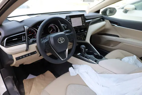 New Toyota Camry 2.5L GLE 212 HP 2023