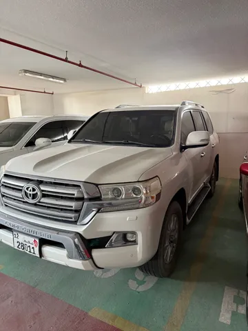 Toyota Land Cruiser GXR V6 Capsule 2016