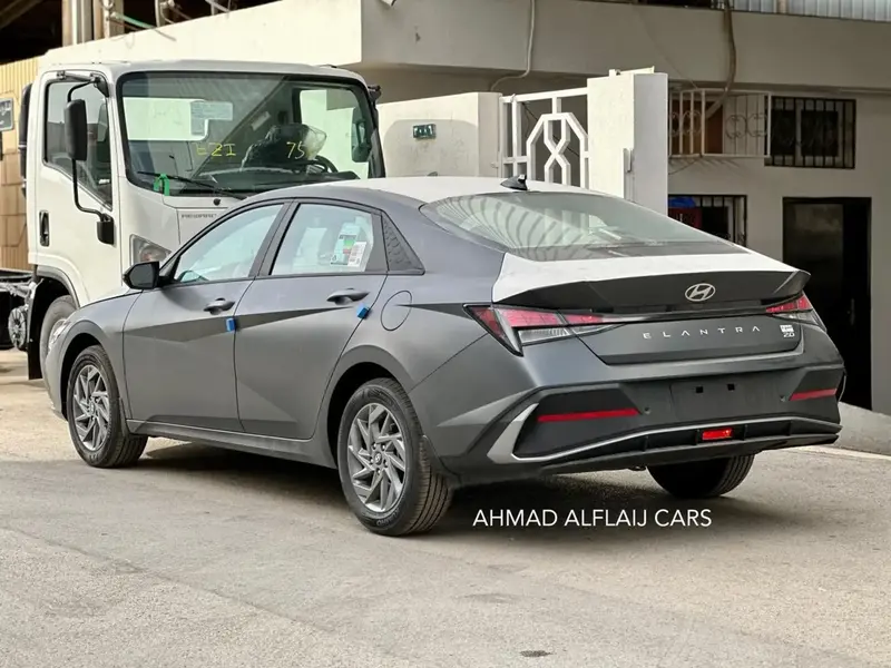 Hyundai Elantra 2025