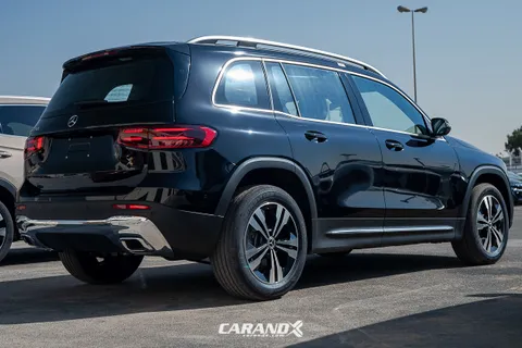 Discover undefined undefined Exterior Interior Images.Find all aspects and details of cars.