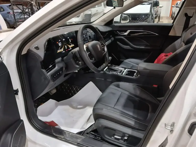 Discover undefined undefined Exterior Interior Images.Find all aspects and details of cars.