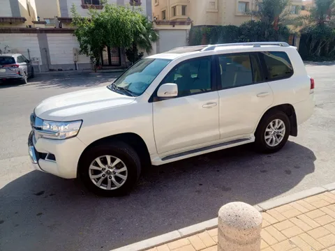 Discover undefined undefined Exterior Interior Images.Find all aspects and details of cars.