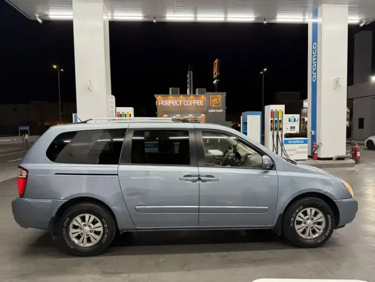 kia carnival image KIA Carnival 2014