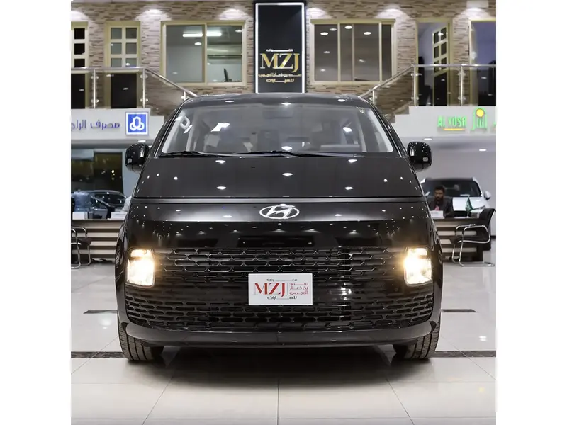 Discover undefined undefined Exterior Interior Images.Find all aspects and details of cars.