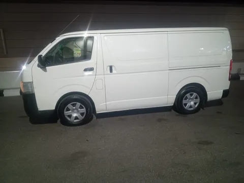 Toyota Hiace 2016
