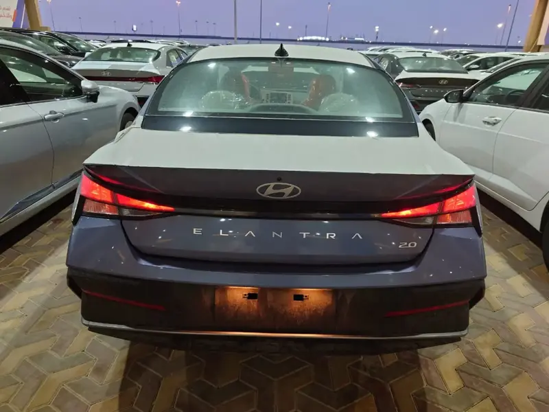 Hyundai Elantra 2025