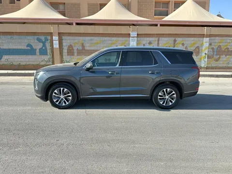 Discover undefined undefined Exterior Interior Images.Find all aspects and details of cars.