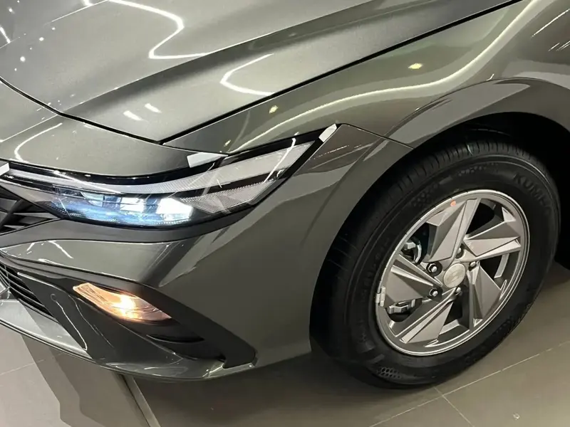 Hyundai Elantra 2025