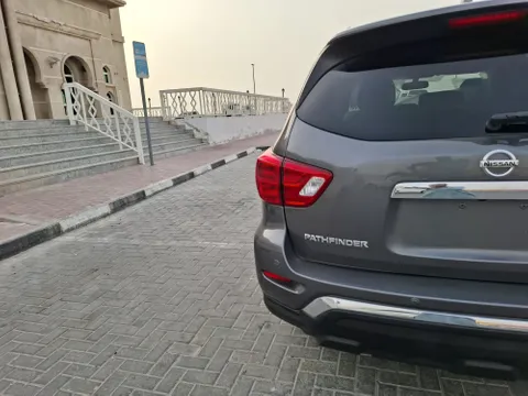 Nissan Pathfinder 3.5L S 4WD 2020