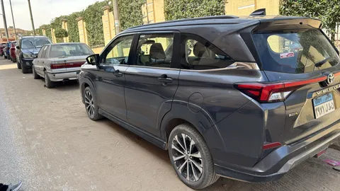 Discover undefined undefined Exterior Interior Images.Find all aspects and details of cars.