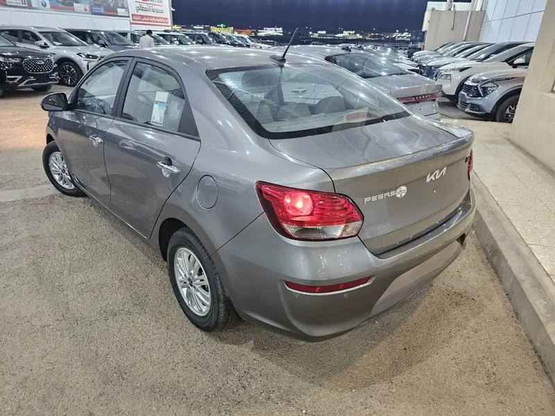 Discover undefined undefined Exterior Interior Images.Find all aspects and details of cars.