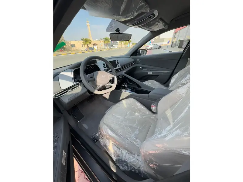 Hyundai Elantra 2025