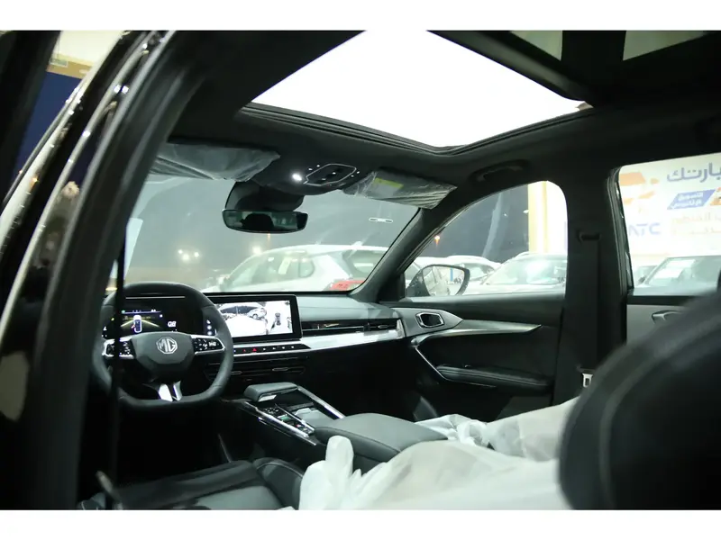 Discover undefined undefined Exterior Interior Images.Find all aspects and details of cars.