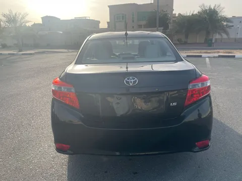 استكشف undefined undefined الصور الخارجية والداخلية. اكتشف جميع جوانب وتفاصيل السيارات.