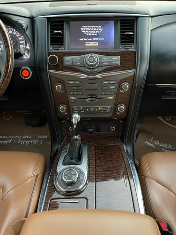 Nissan Patrol 5.6L SE Platinum 2014