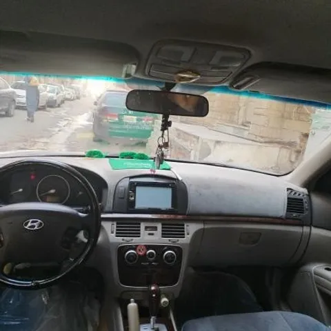 استكشف undefined undefined الصور الخارجية والداخلية. اكتشف جميع جوانب وتفاصيل السيارات.