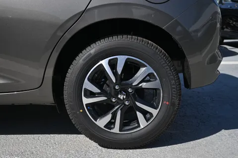 Discover undefined undefined Exterior Interior Images.Find all aspects and details of cars.
