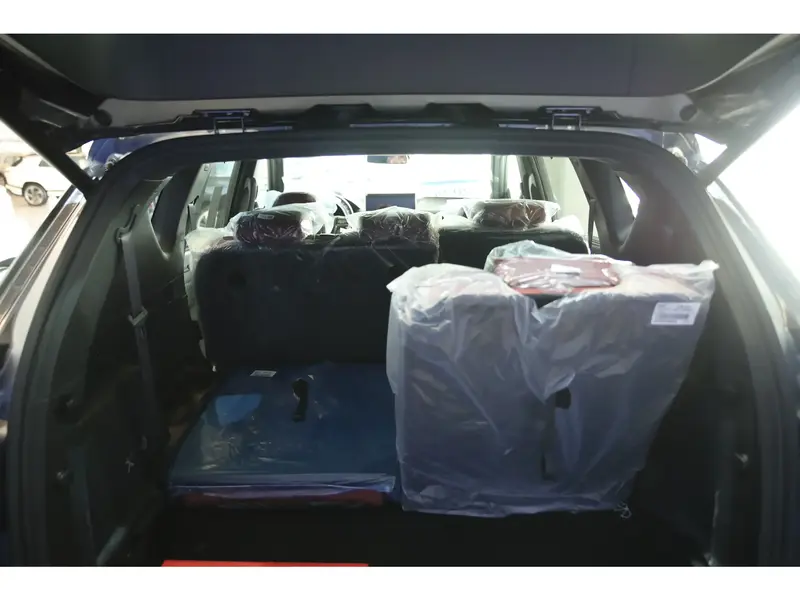 Discover undefined undefined Exterior Interior Images.Find all aspects and details of cars.