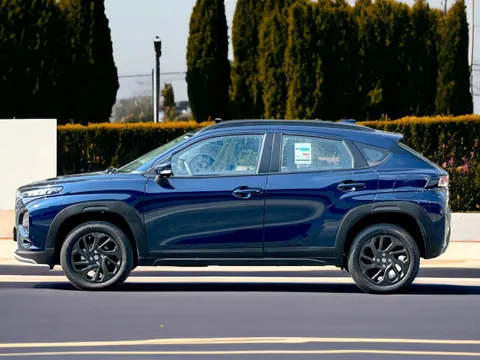 Discover undefined undefined Exterior Interior Images.Find all aspects and details of cars.