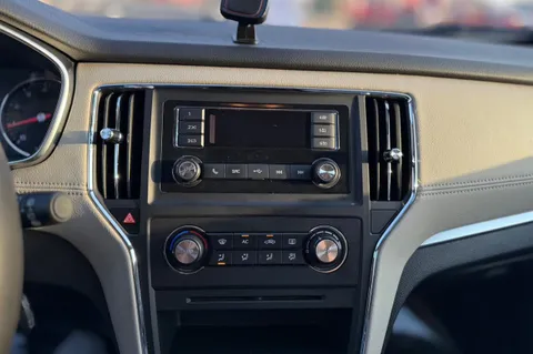 Discover undefined undefined Exterior Interior Images.Find all aspects and details of cars.