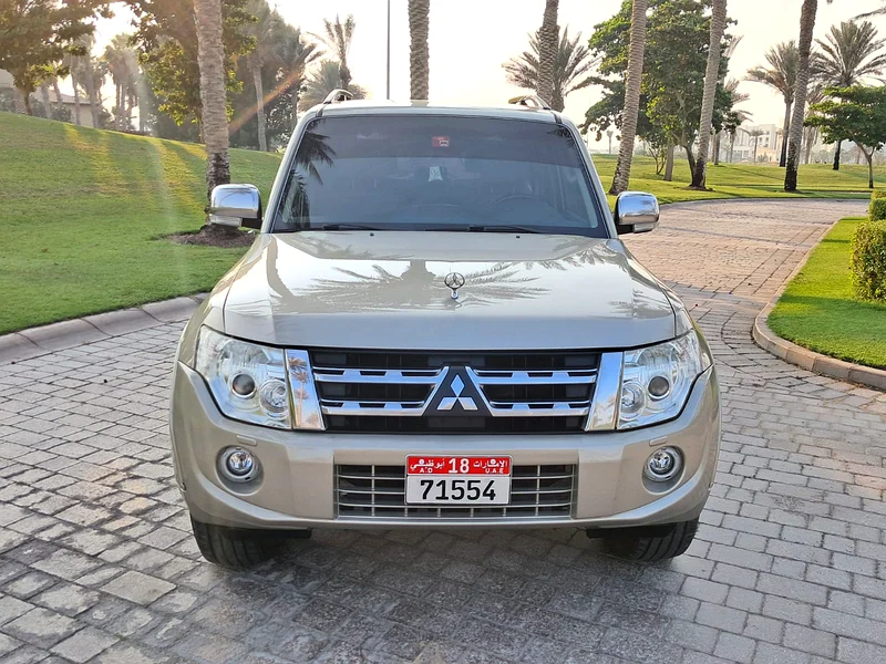 ميتسوبيشي باجيرو 2014