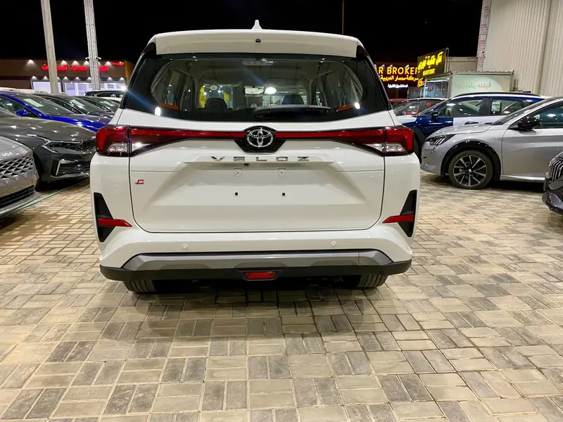Toyota VELOZ 2025