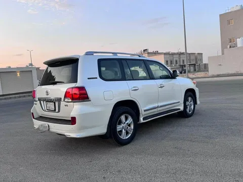 Discover undefined undefined Exterior Interior Images.Find all aspects and details of cars.